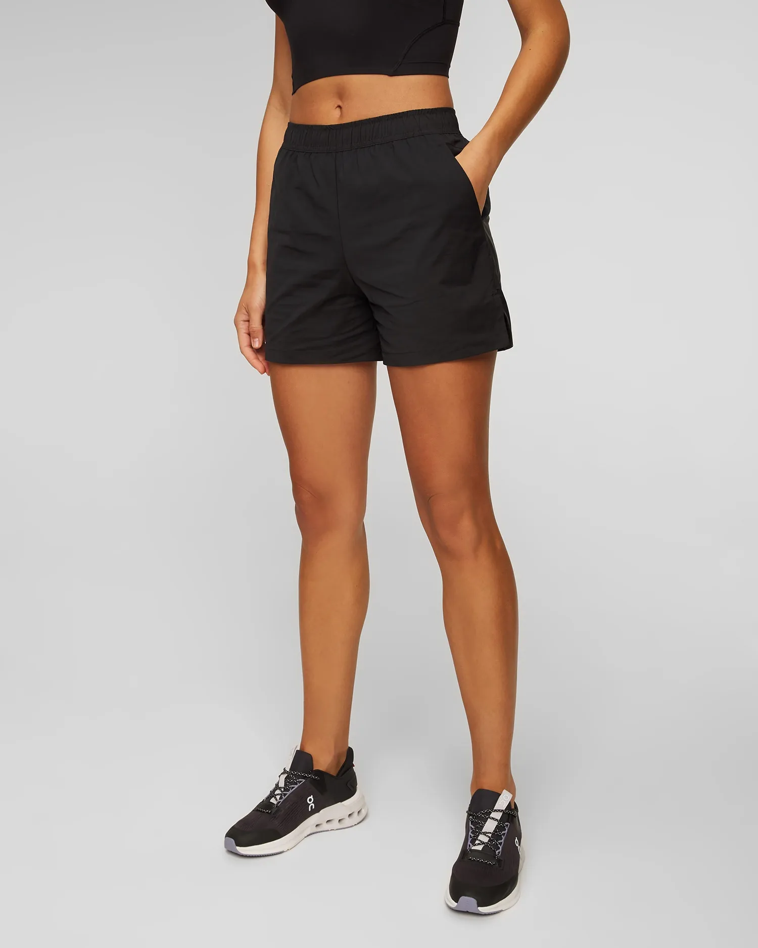 Women's training shorts On Running Studio Shorts 1WE10450553-black